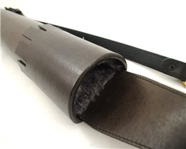 Kołczan plecowy z naturalnej skóry, półokrągły, z kołnierzem i paskiem, długość 56 cm